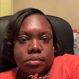 Meet your Posher, Raquel